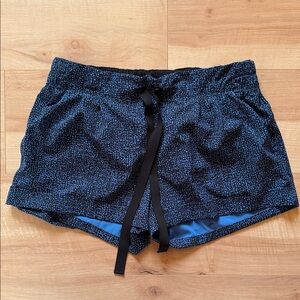 🍋Lululemon Spring Break Away Short II, Size 10